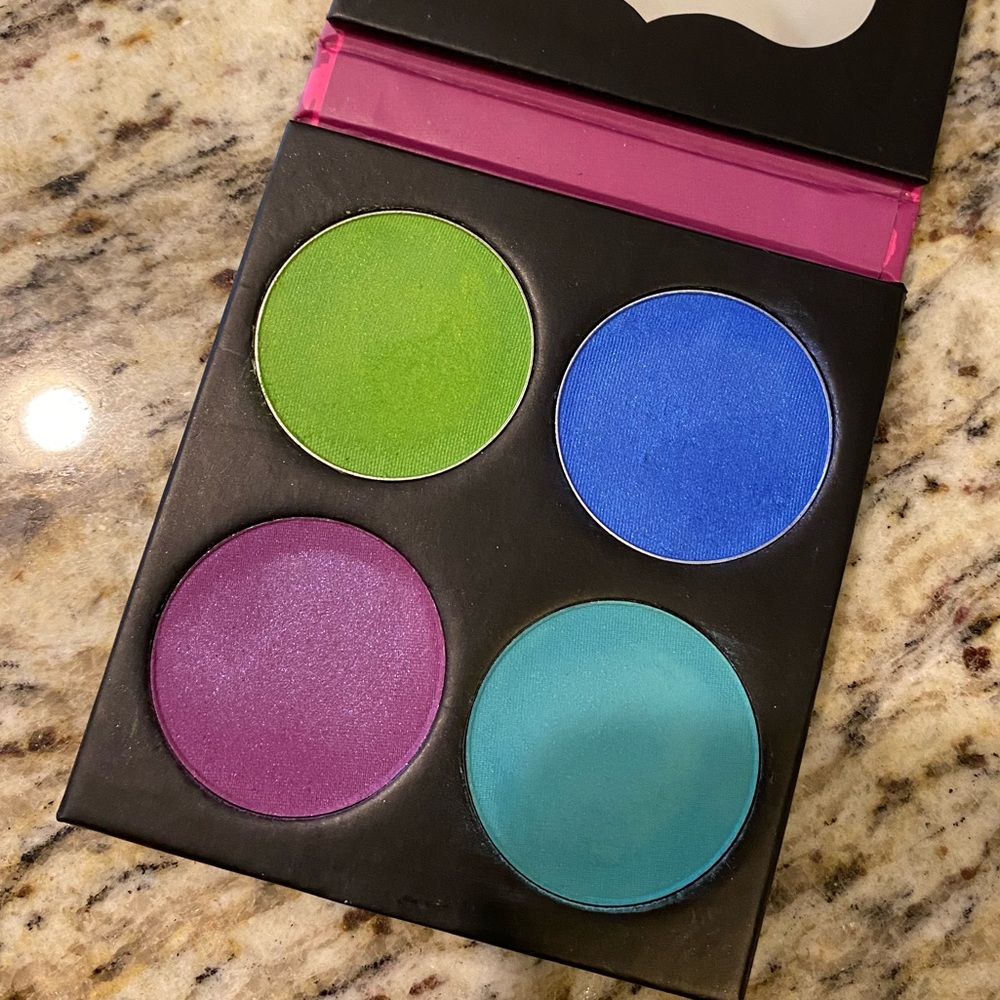 Sugarpill eyeshadow palette